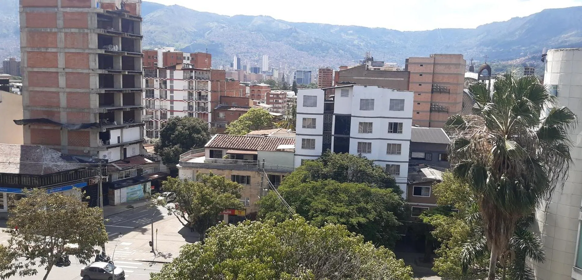 Cold Ac-Fast Wi-Fi-Great Location-Medellin Fun Apartment Colombia