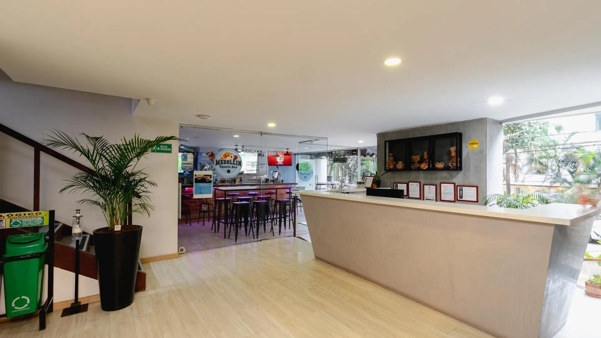 Cold Ac-Fast Wi-Fi-Great Location-Medellin Fun Apartment