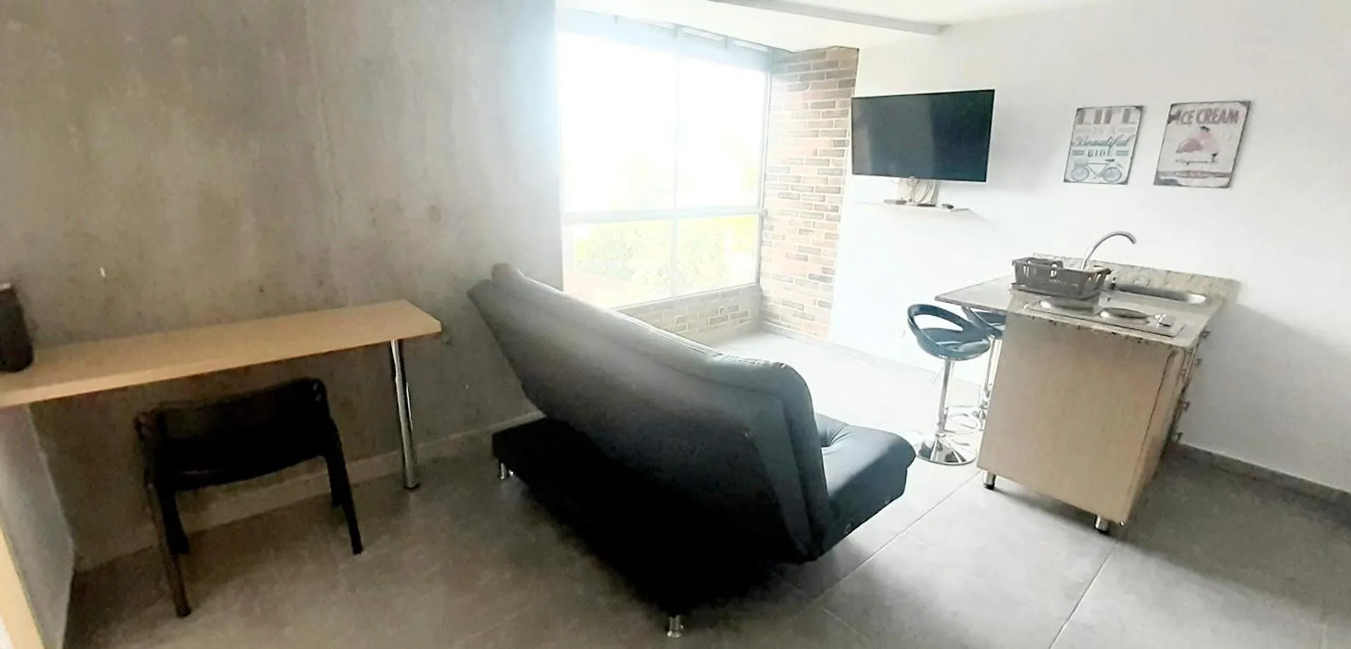 Cold Ac-Fast Wi-Fi-Great Location-Medellin Fun Apartment 0*, Medellin