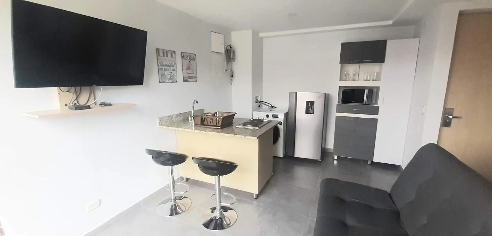 Cold Ac-Fast Wi-Fi-Great Location-Medellin Fun Apartment  Medellin