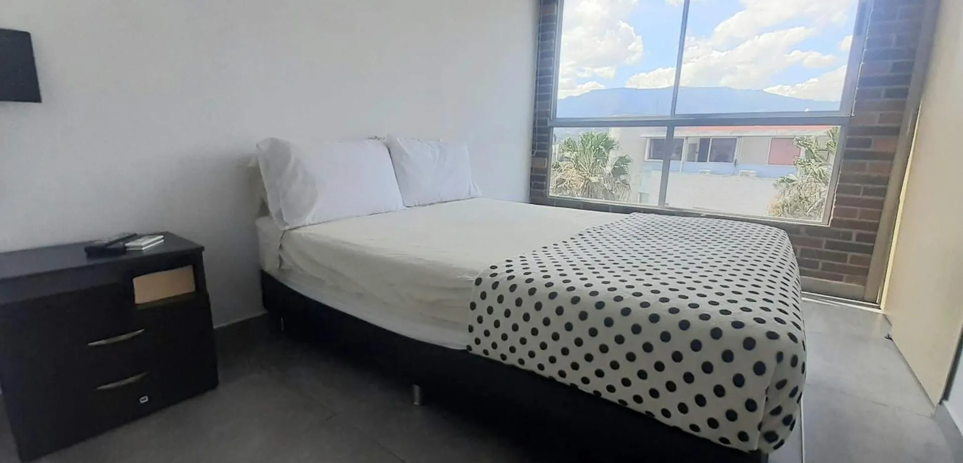 Cold Ac-Fast Wi-Fi-Great Location-Medellin Fun Apartment