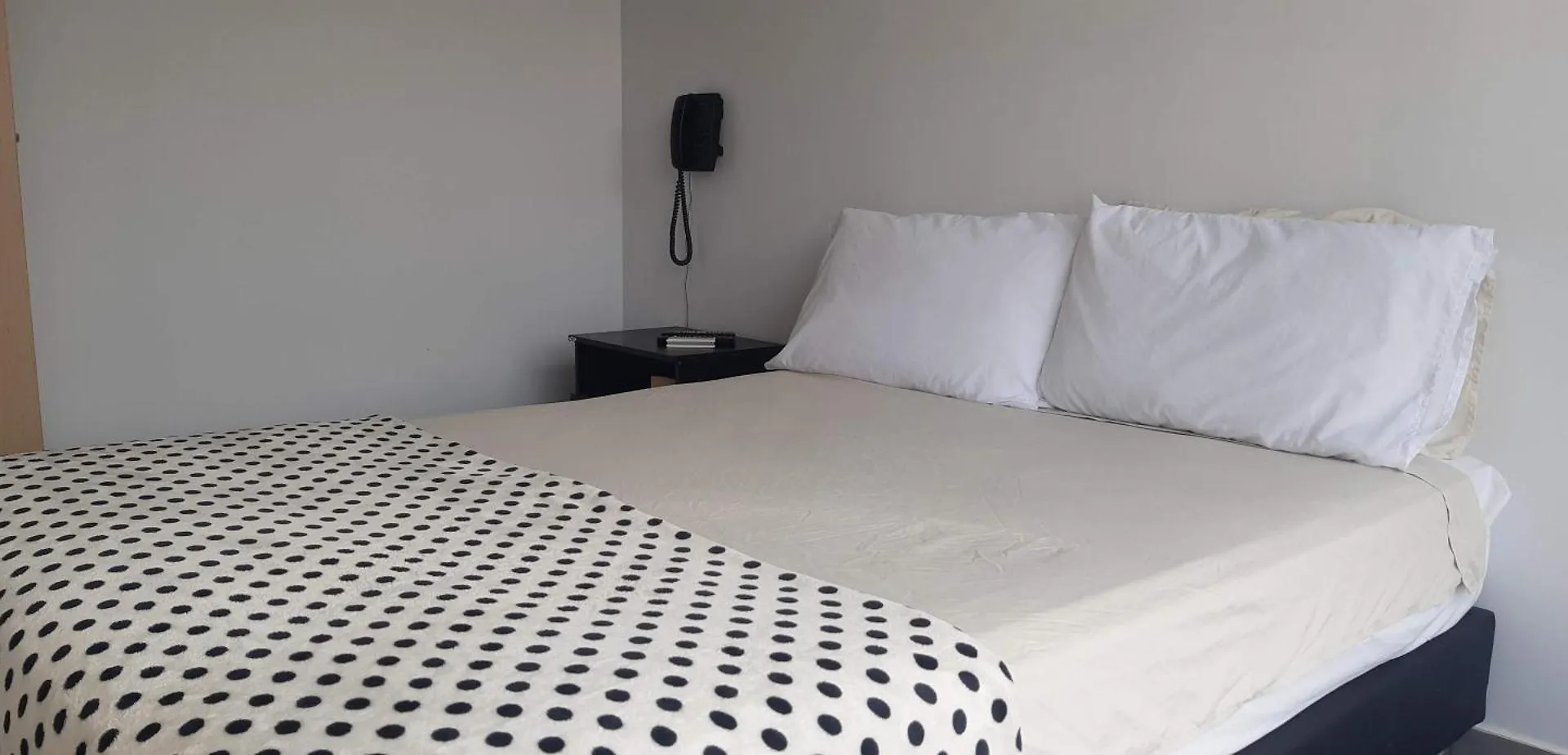 Cold Ac-Fast Wi-Fi-Great Location-Medellin Fun Apartment 0*, Medellin Colombia