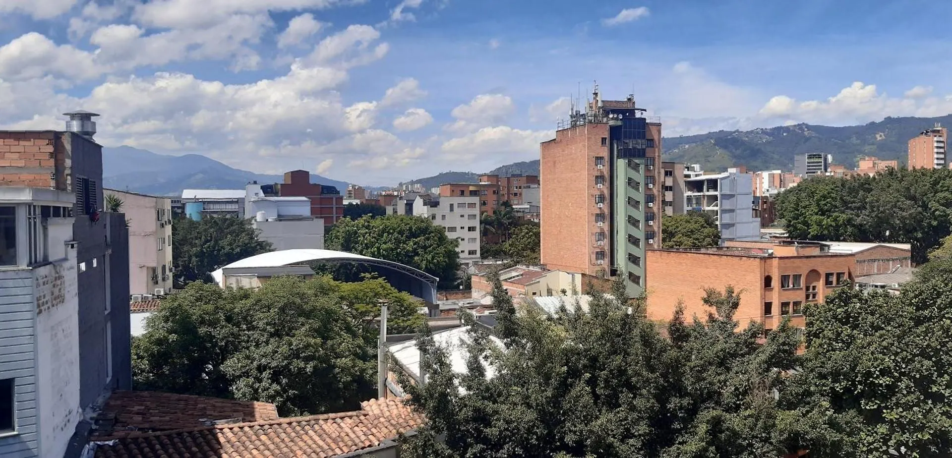 Cold Ac-Fast Wi-Fi-Great Location-Medellin Fun Apartment  Medellin